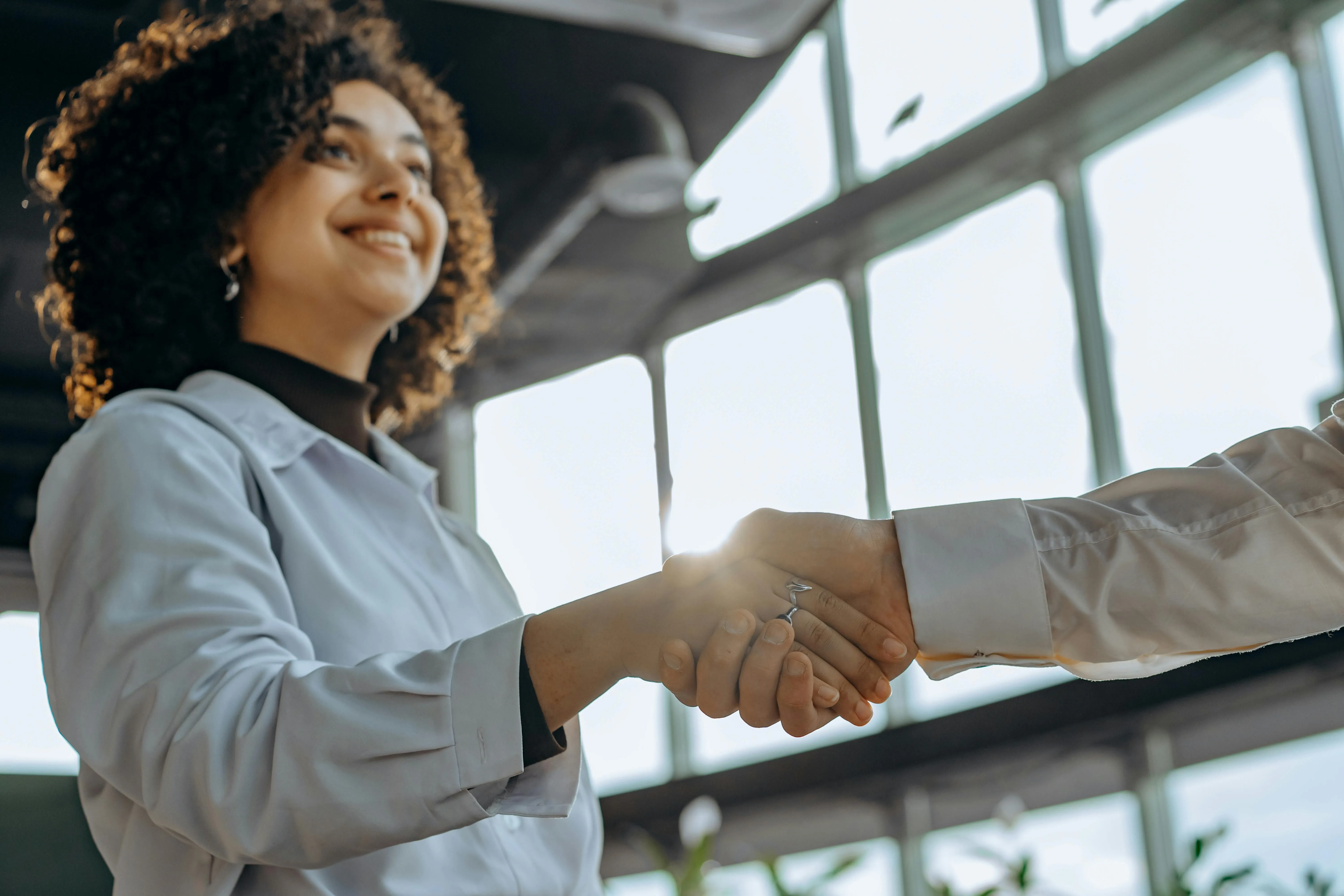 Guide pas à pas pour négocier son salaire avec confiance lors d’une reconversion professionnelle